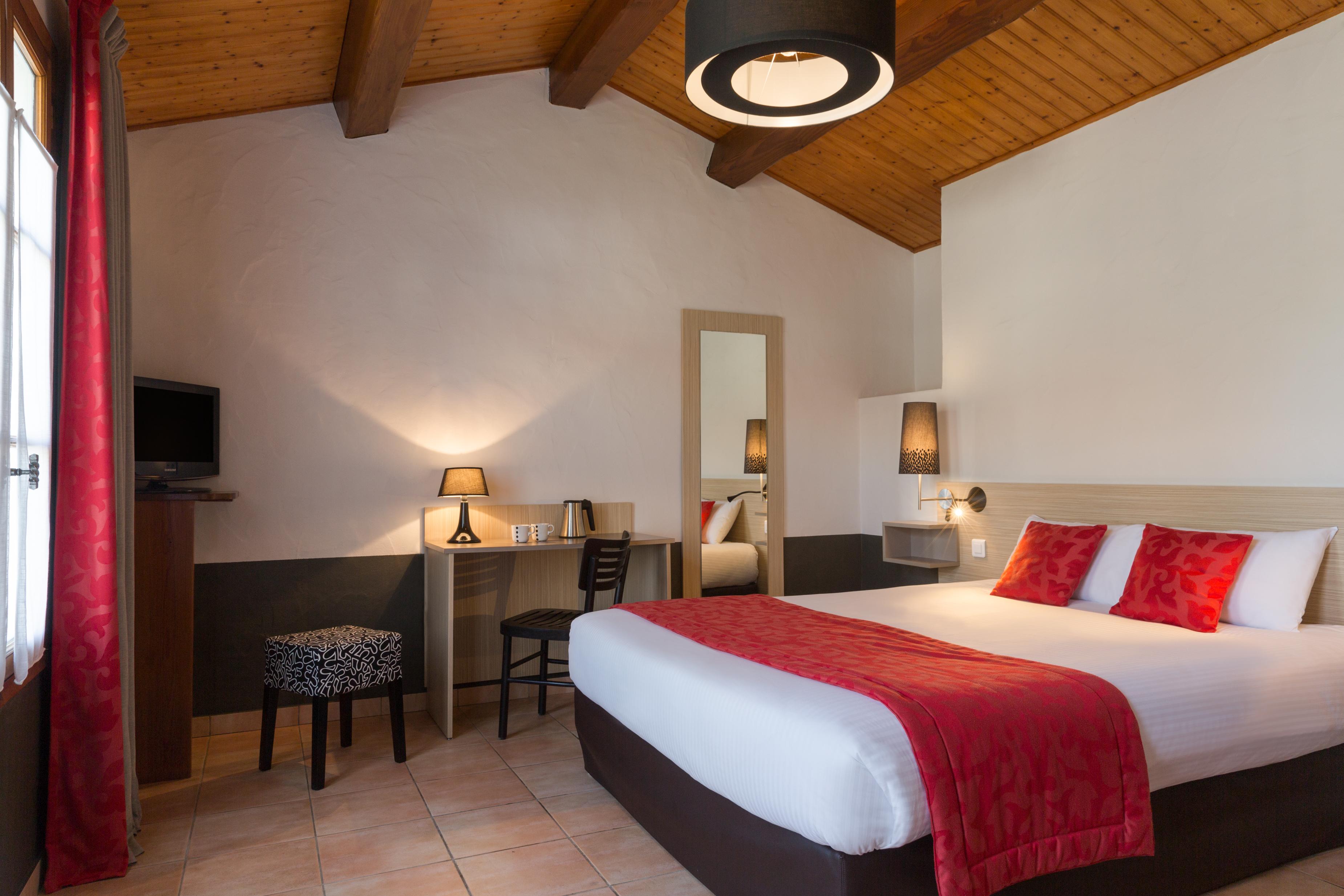 فندق Domaine Le Martinet, The Originals Relais Bouin  المظهر الخارجي الصورة