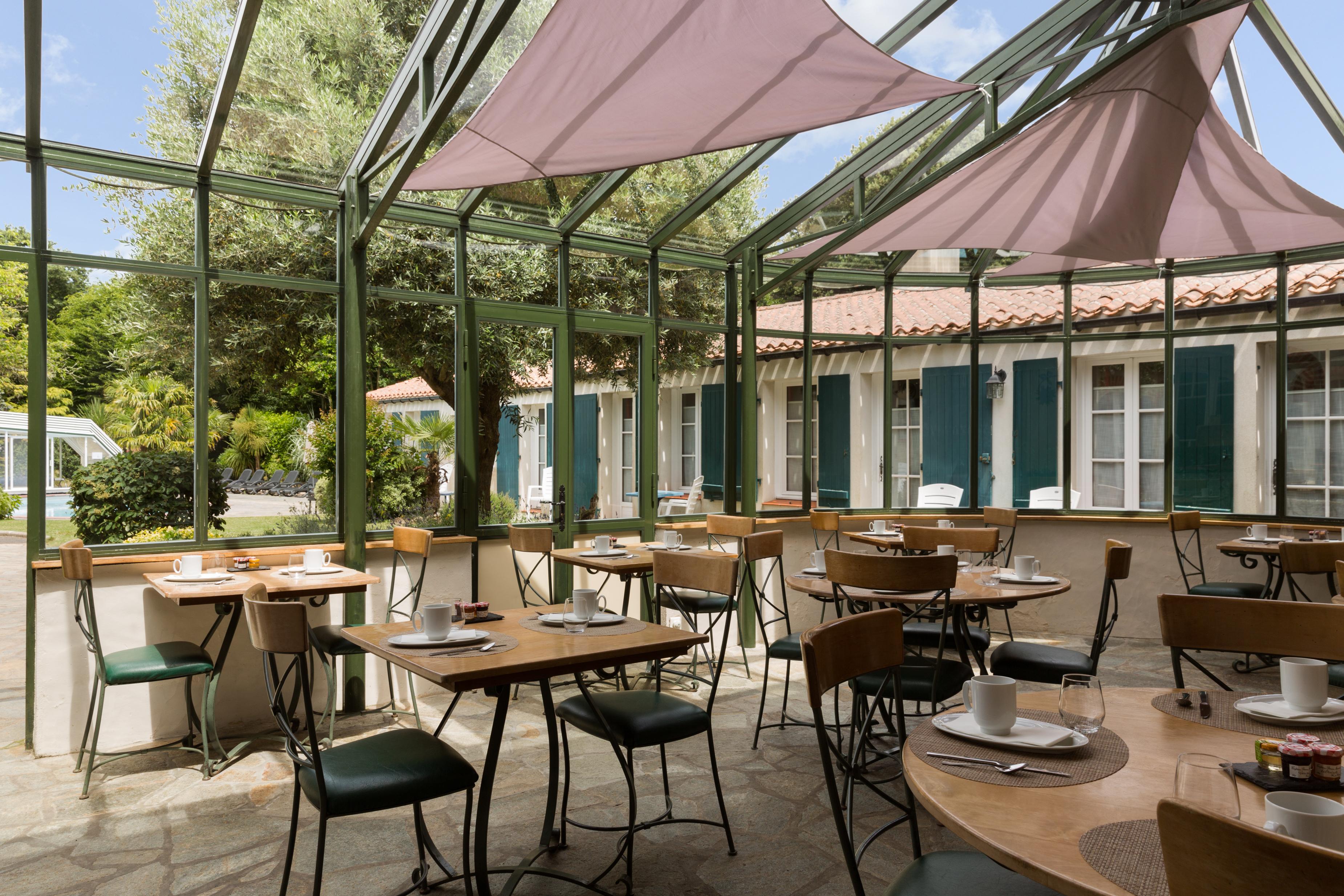 فندق Domaine Le Martinet, The Originals Relais Bouin  المظهر الخارجي الصورة