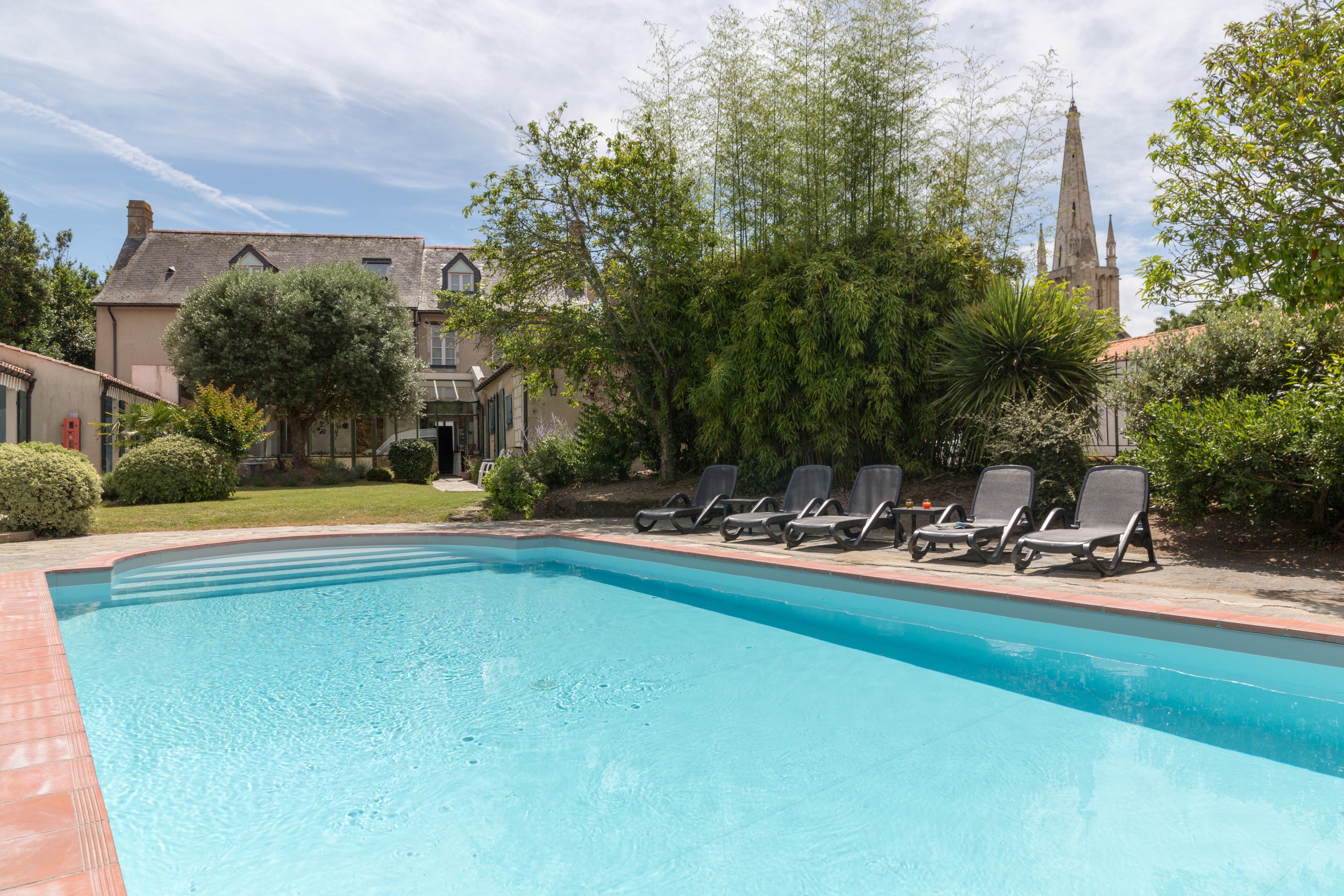 فندق Domaine Le Martinet, The Originals Relais Bouin  المظهر الخارجي الصورة
