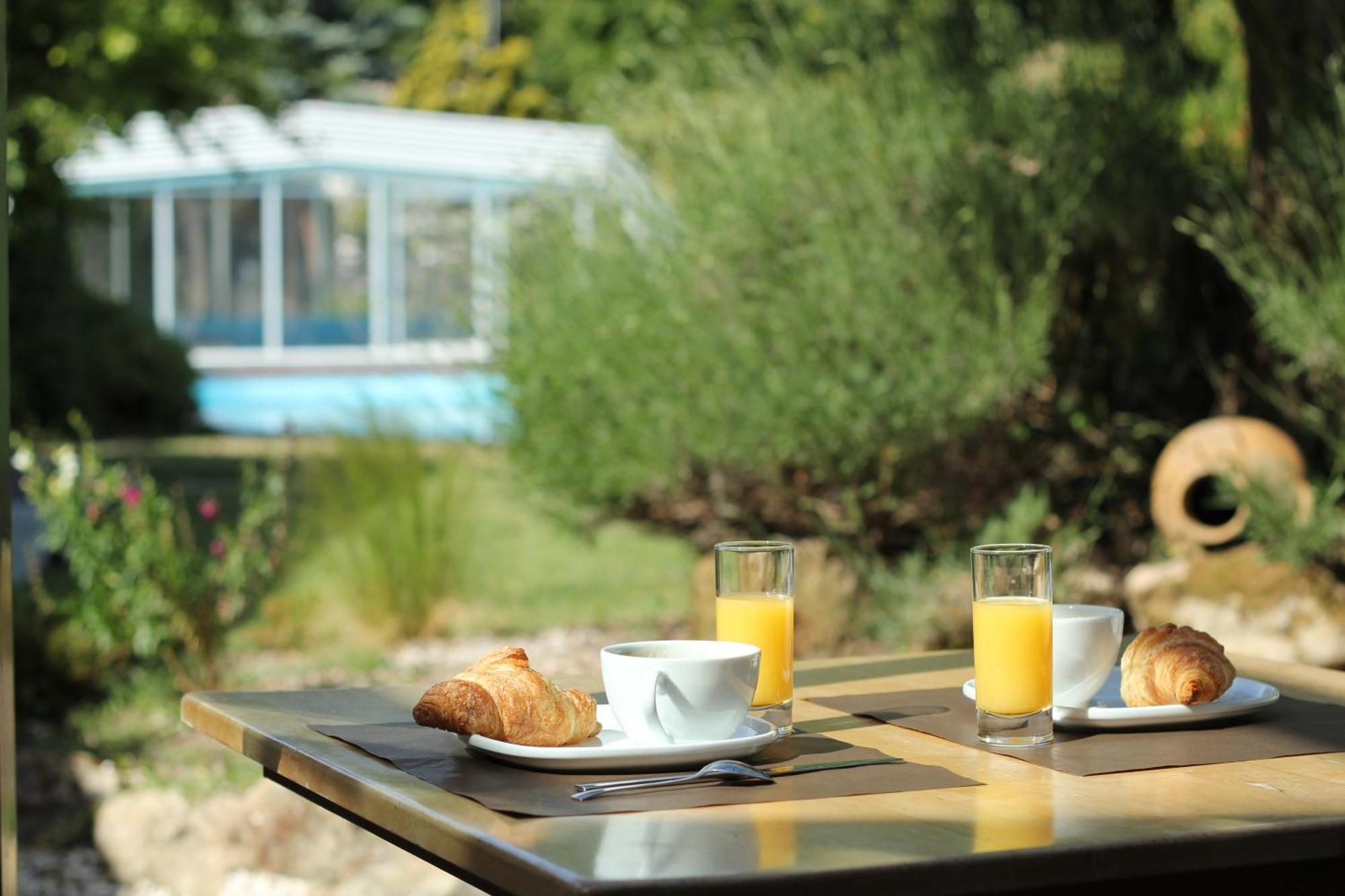 فندق Domaine Le Martinet, The Originals Relais Bouin  المظهر الخارجي الصورة
