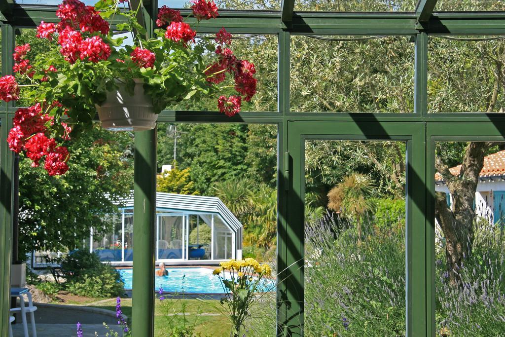 فندق Domaine Le Martinet, The Originals Relais Bouin  المظهر الخارجي الصورة