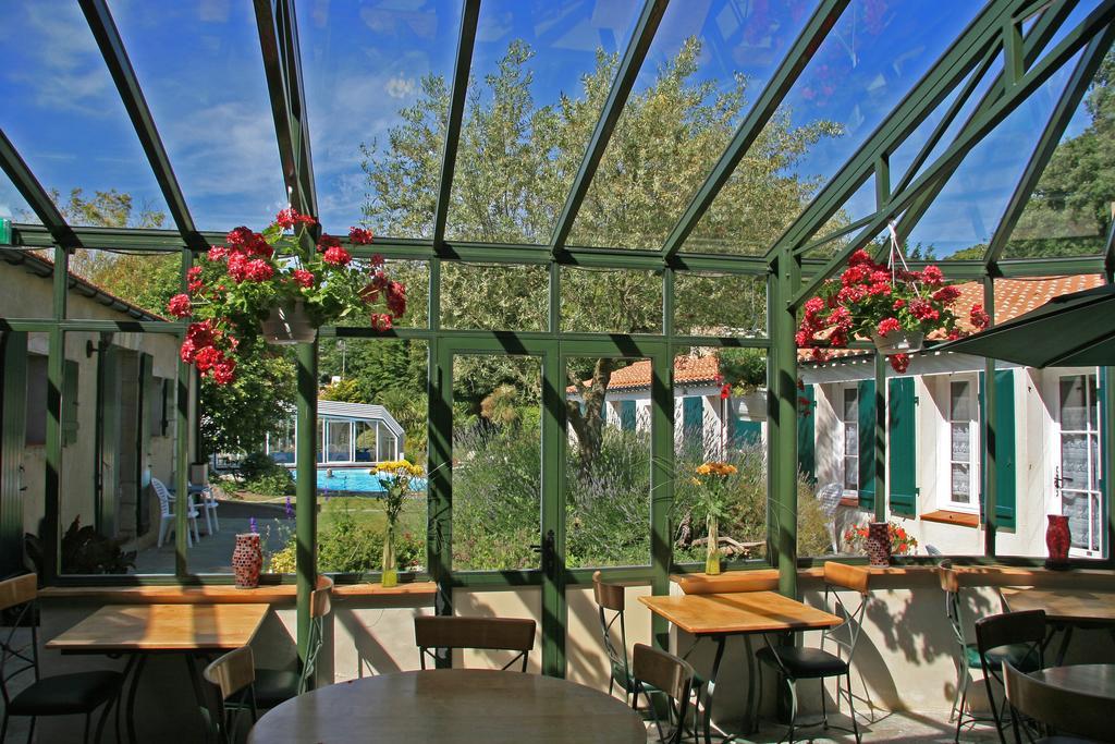 فندق Domaine Le Martinet, The Originals Relais Bouin  المظهر الخارجي الصورة